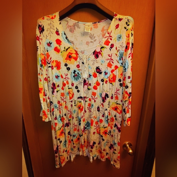 Terra & Sky Floral Top Women's Plus Size 3x (24W-26W) - Picture 1 of 5